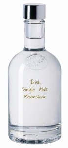 So frisch, dass er sich noch nicht Whiskey nennen darf – der Irish Single Malt Moonshine neu bei vom FASS