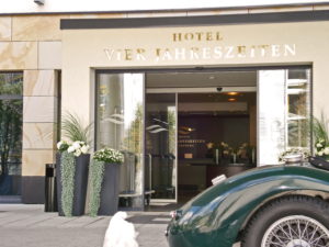 Vier Sterne Superior Business- und Tagungshotel in privilegierter Lage, 5 Gehminuten vom Starnberger See entfernt