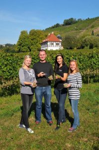 Die sächs. Weinhoheiten mit dem Kellermeister der Hoflößnitz.