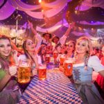 Wiesn-Atmosphäre in Deutschlands größtem Freizeitpark