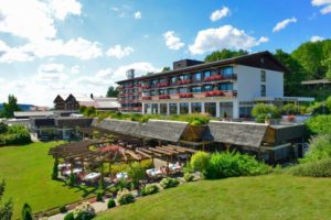 Sonnenhof Lam Über Nacht zum E-Bikehotel – Wie der Sonnenhof in Lam vom Greenstorm-Tauschkonzept profitiert